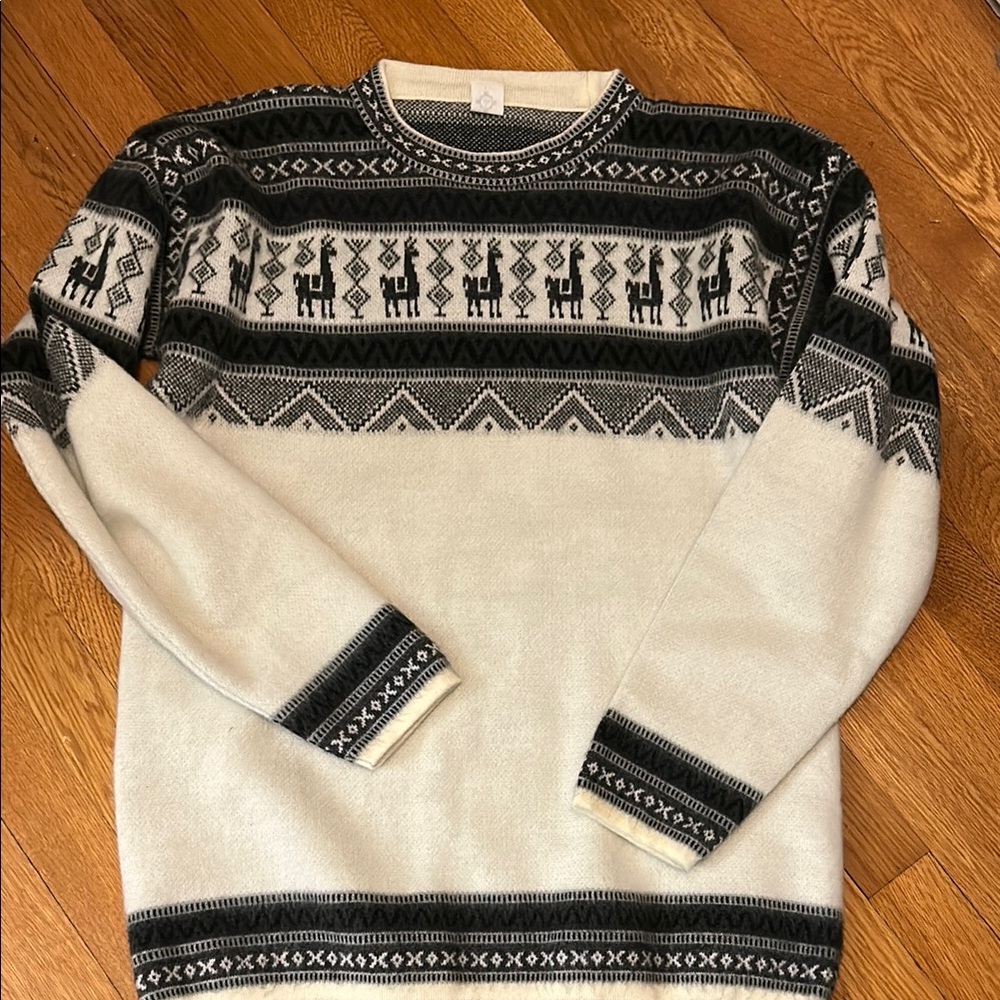 Men's Black and White Patterned Sweater